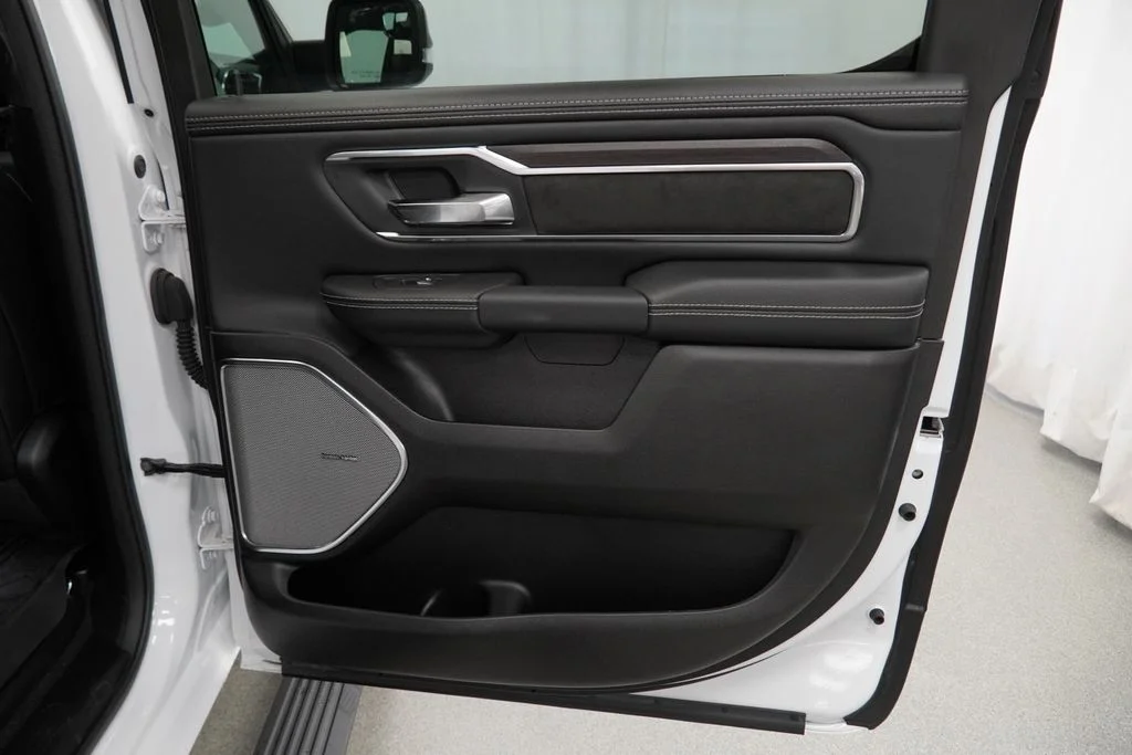 2026 RAM 1500 Laramie - Photo 32