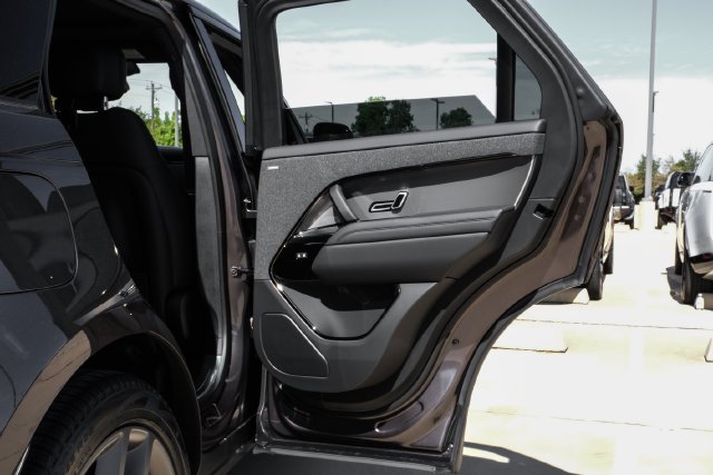 New 2027 Charente Grey Land Rover SE image 51