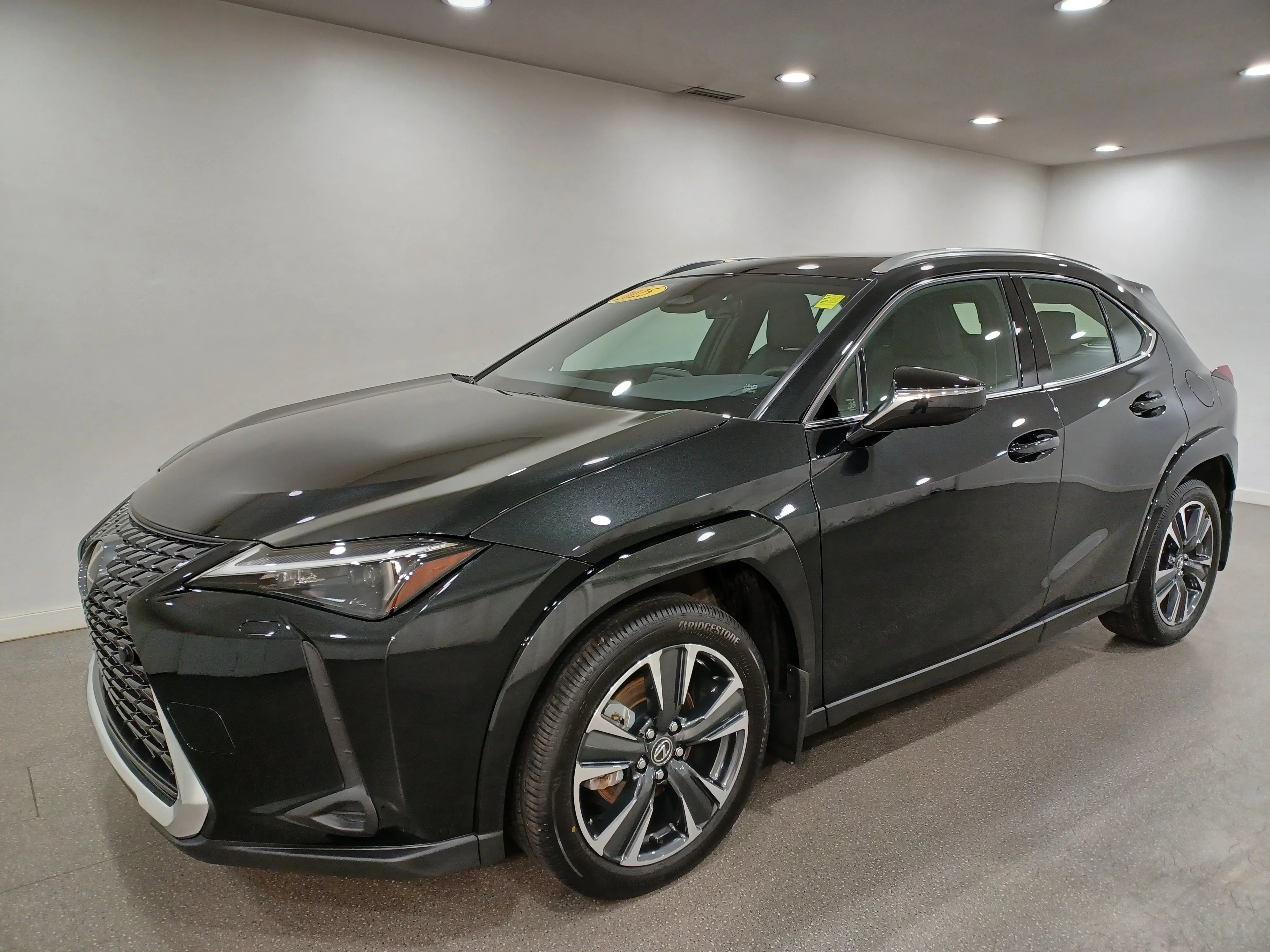 Used 2025 Caviar Lexus 300h Hybrid AWD*Adaptive Cruise | Cooled Leather | Sunroof | Htd Wheel | Lane Keep Assist image 2
