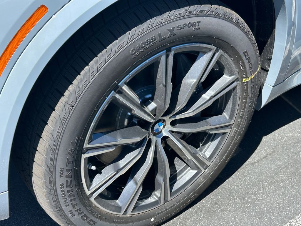 New 2026 Gray Metallic BMW xDrive50e image 3