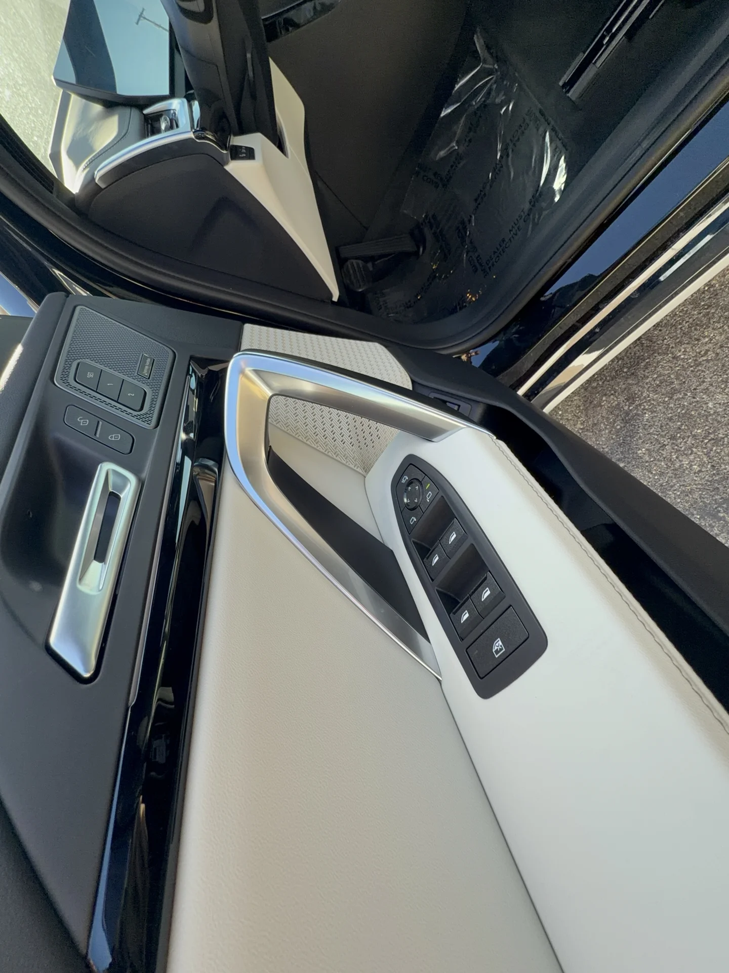 New 2026 Black Sapphire Metallic BMW xDrive28i image 7