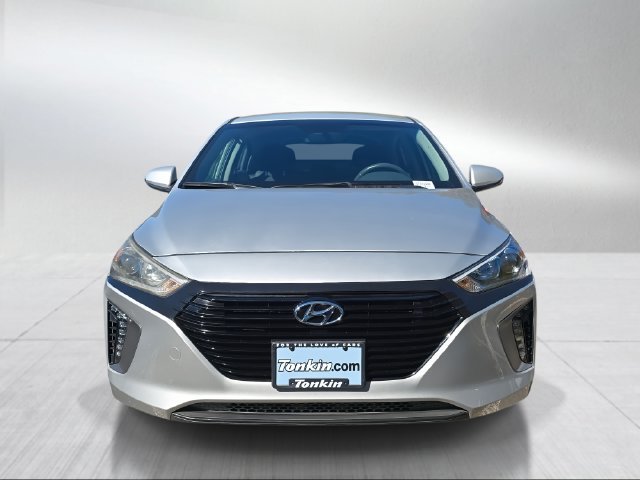 Used 2017 Silver Hyundai SEL image 8