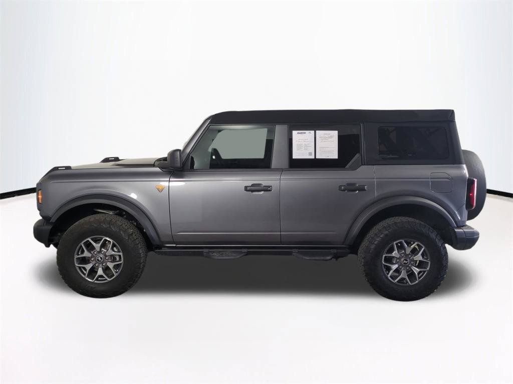 Used 2025 Gray Ford Badlands image 8