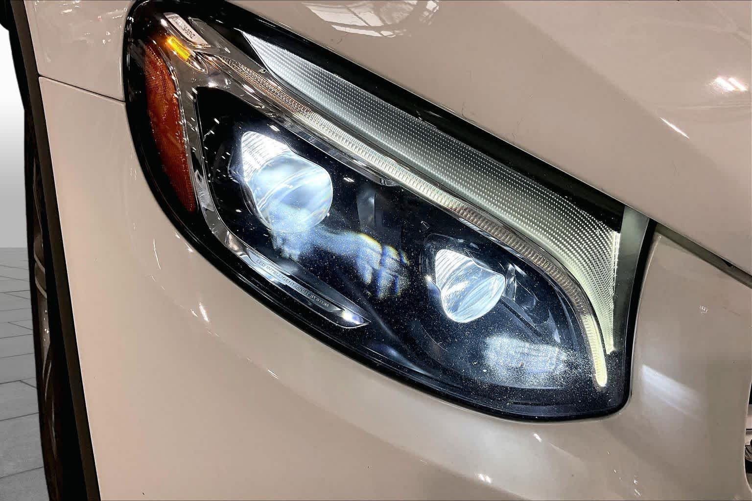 Used 2019 Polar White Mercedes-Benz GLC 300 image 24