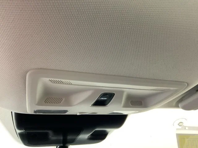 New 2025 Space White Metallic Ford XLT image 21