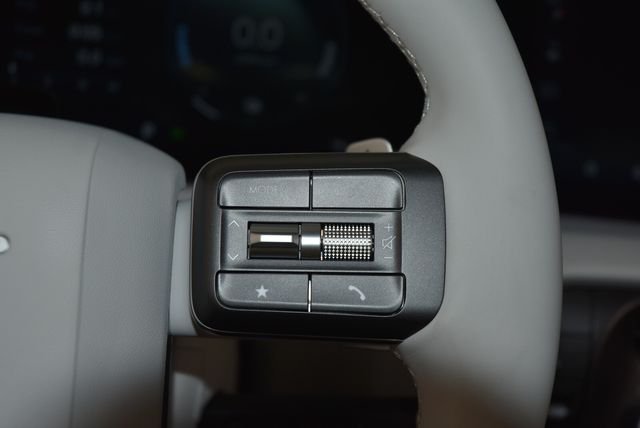 New 2026 White Hyundai SEL Premium 7P image 39