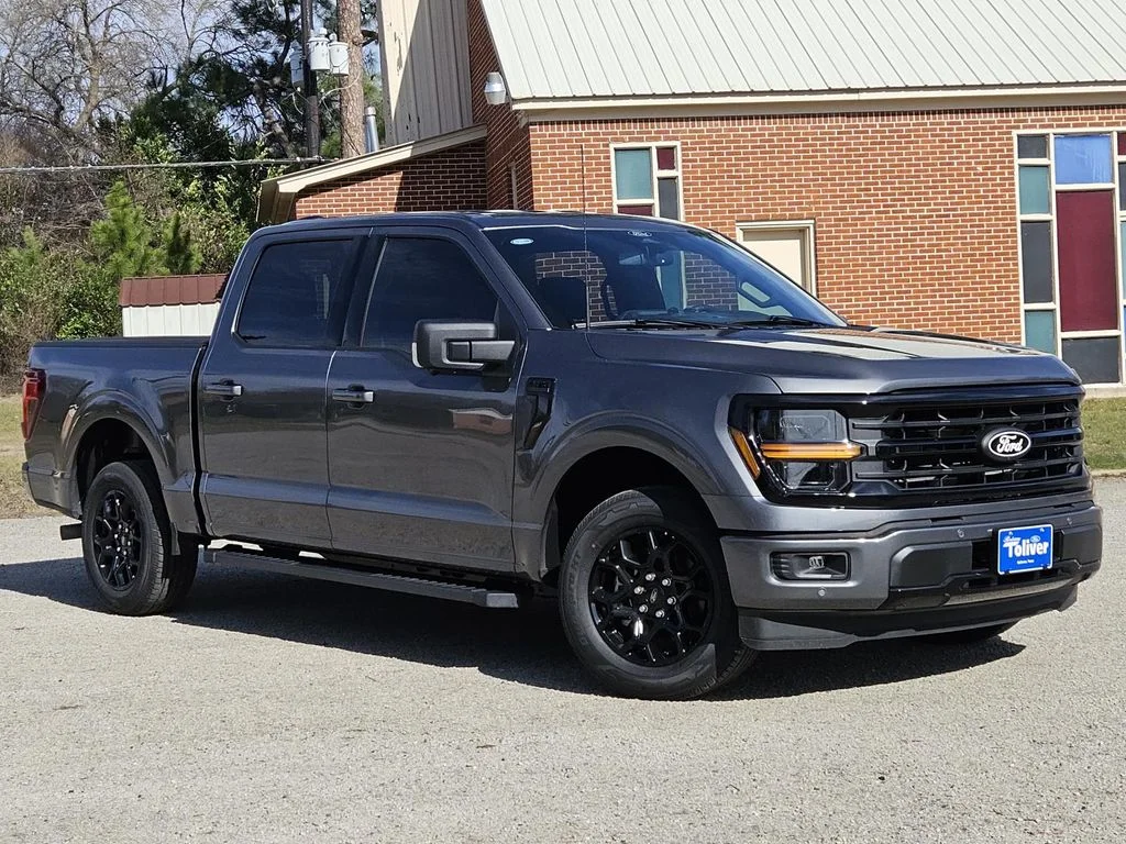 New 2026 Carbonized Gray Metallic Ford XLT image 2