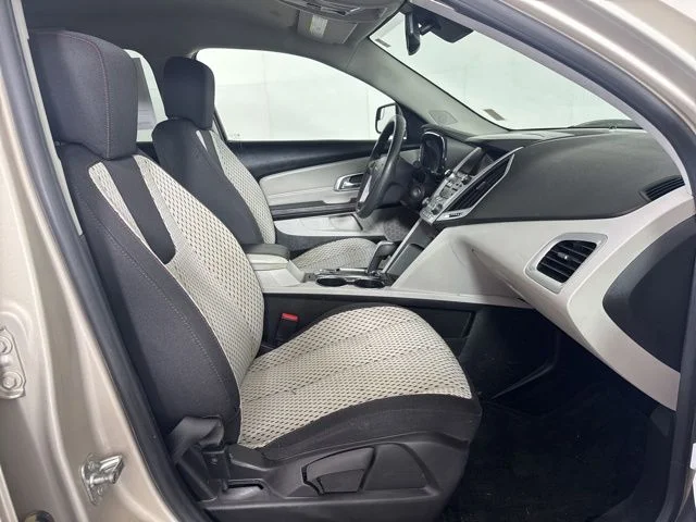 Used 2014 Champagne Silver Metallic GMC SLE-1 image 4