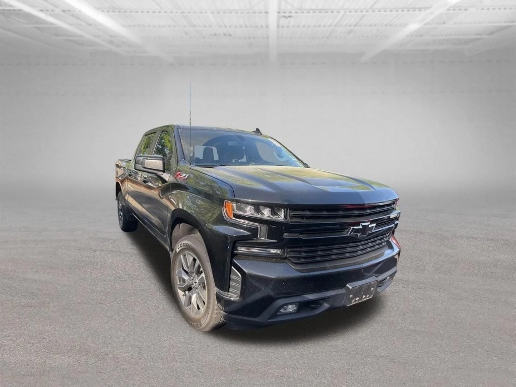 Used 2022 Black Chevrolet RST image 5