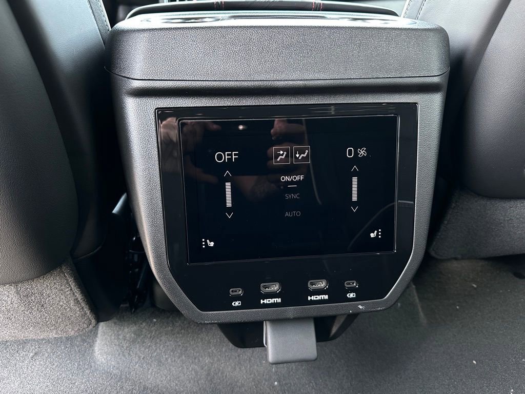 2026 GMC Yukon AT4 Ultimate - Photo 25