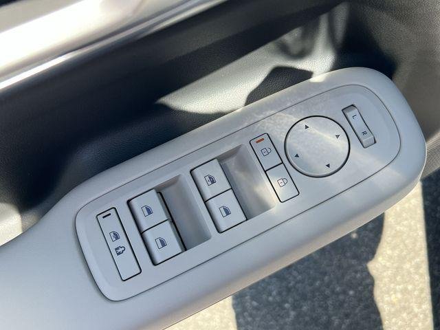 New 2026 White Hyundai SE FWD image 24