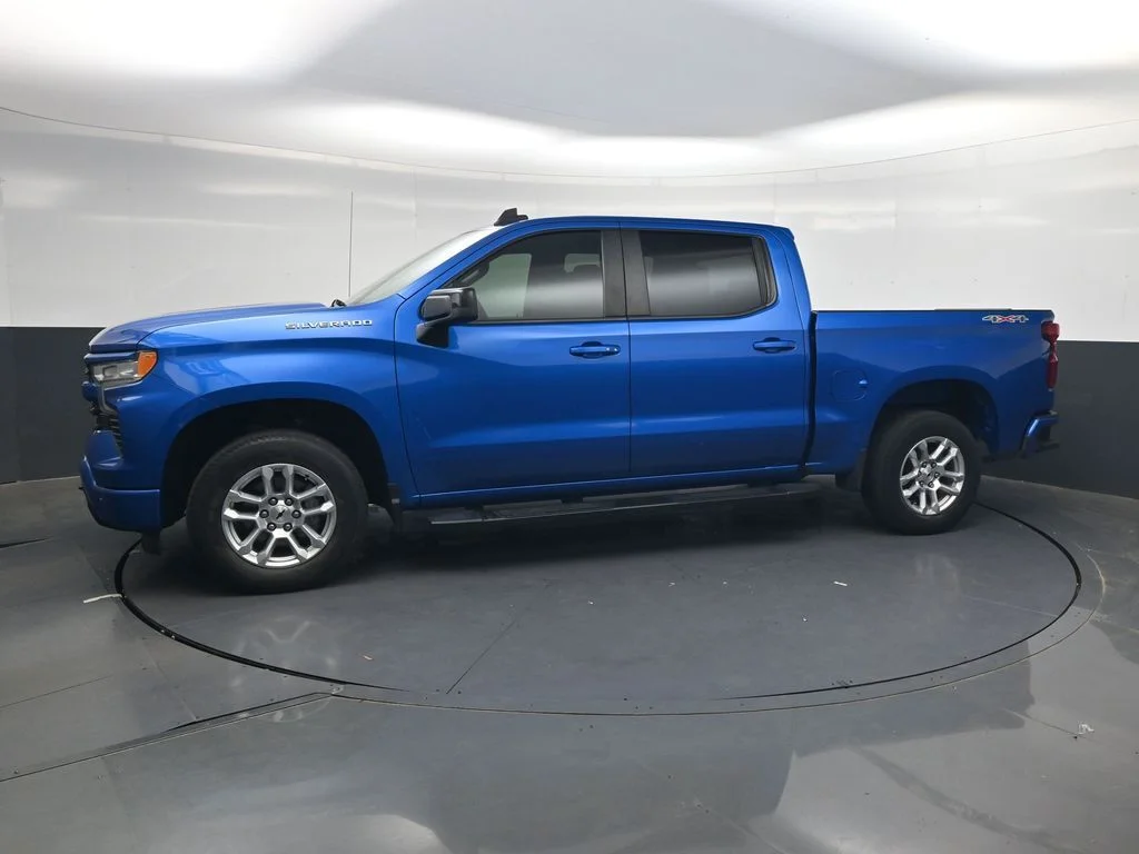 Used 2022 Blue Chevrolet RST image 13