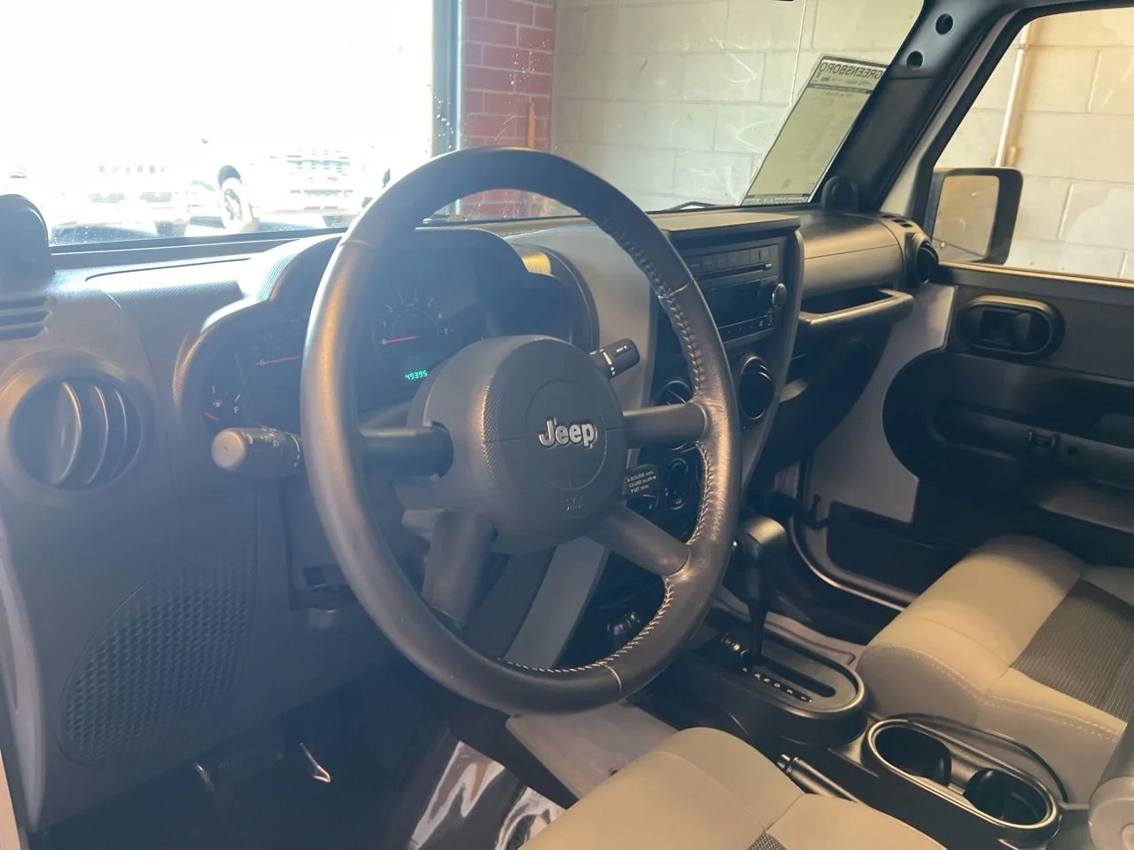 Used 2009 Silver Jeep X image 12