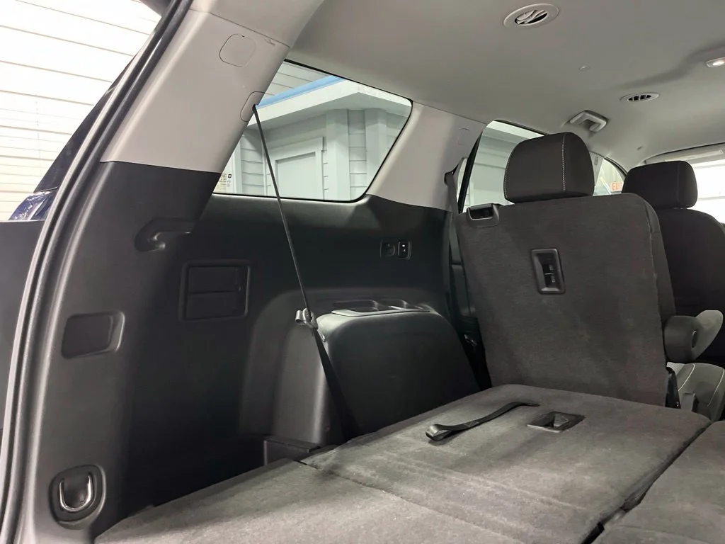 Used 2021 Midnight Blue Metallic GMC SLE image 35