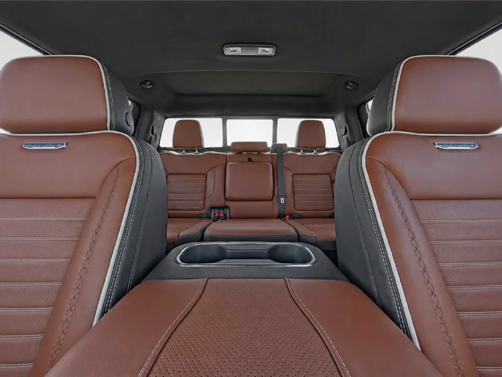 Used 2025 Silver GMC Denali Ultimate image 18