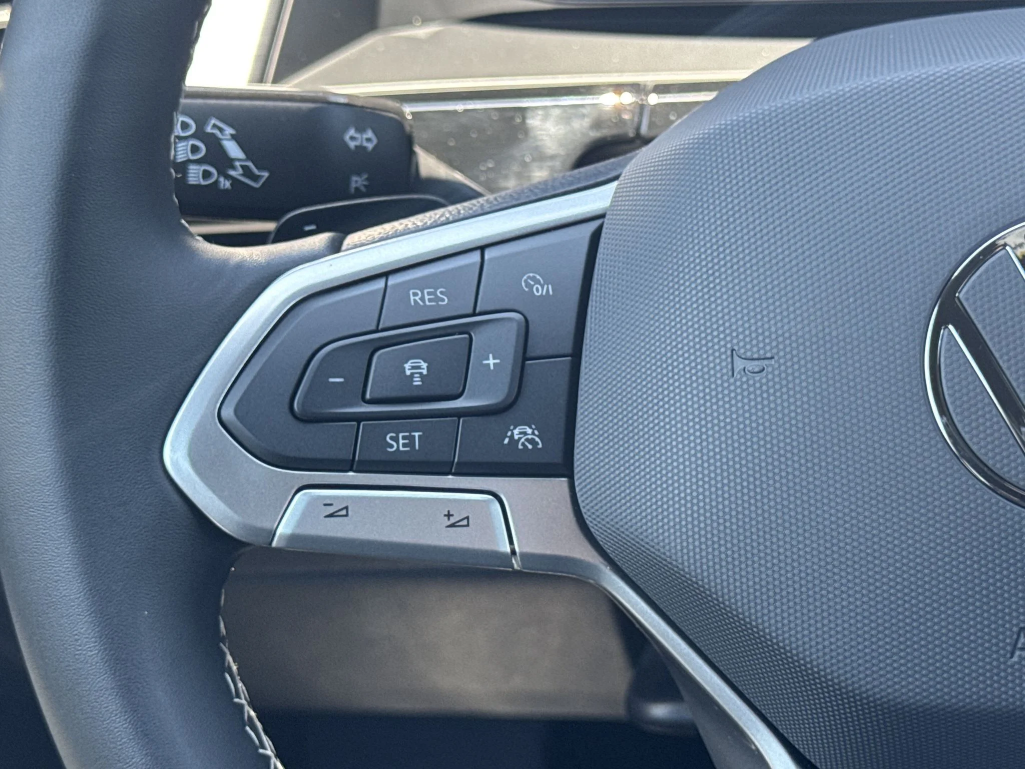 New 2026 Pure Gray Volkswagen 2.0T SE w/Technology image 19