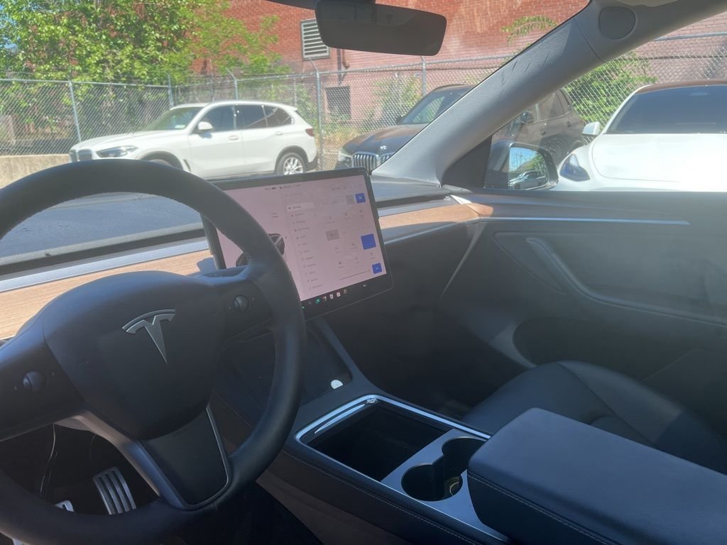 Used 2023  Tesla Performance image 10