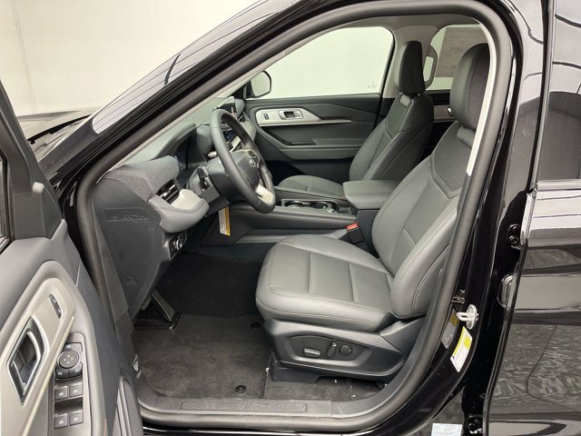 Used 2026 Agate Black Metallic Ford Active with 100A Pkg image 3