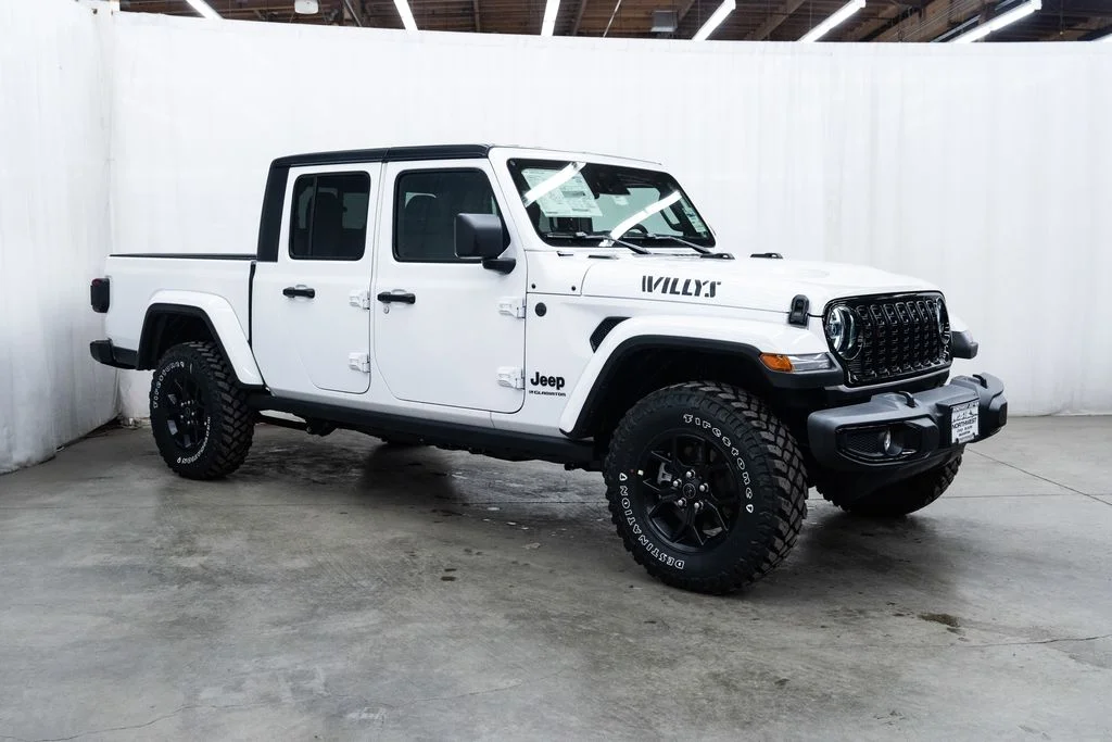 2026 Jeep Gladiator Willys Auto's photo