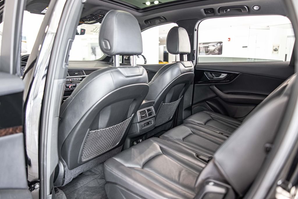 Used 2019 Black Audi 55 Premium image 35