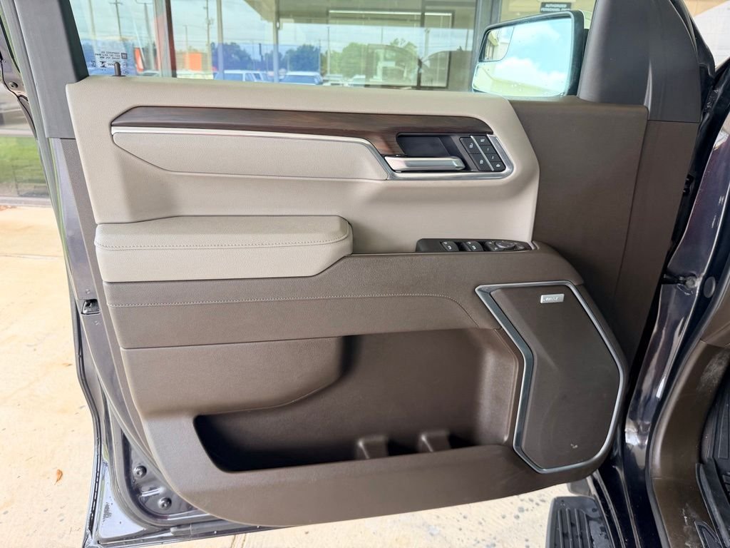 Used 2025 Silver GMC SLT image 10