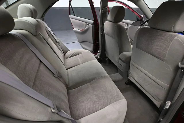 Used 2007 Red Toyota LE image 35