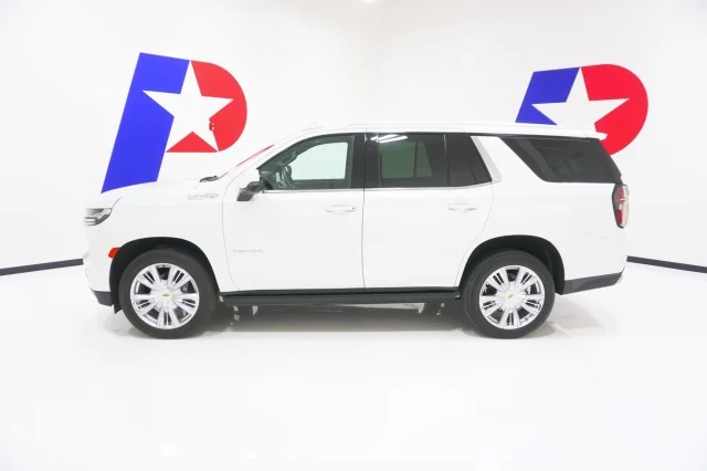 Used 2023 ORODESCENT_PEAR Chevrolet High Country image 14