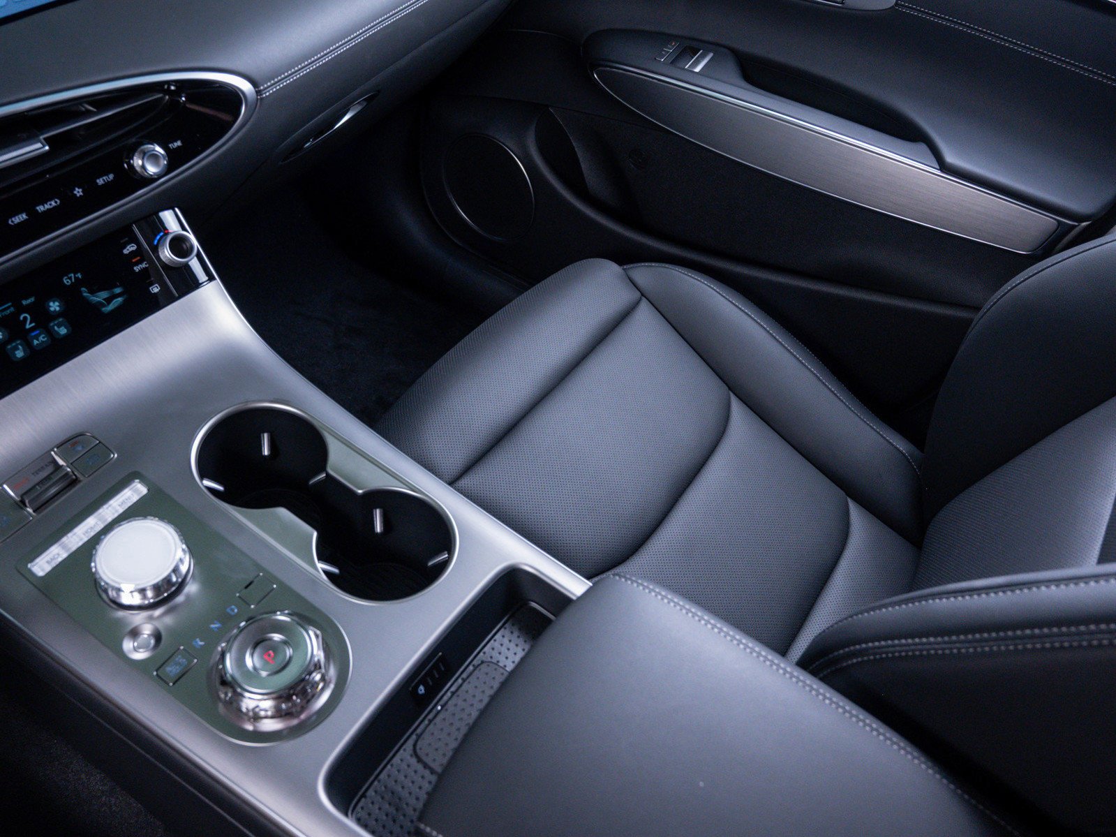 2026 GENESIS GV70 Select - Photo 26