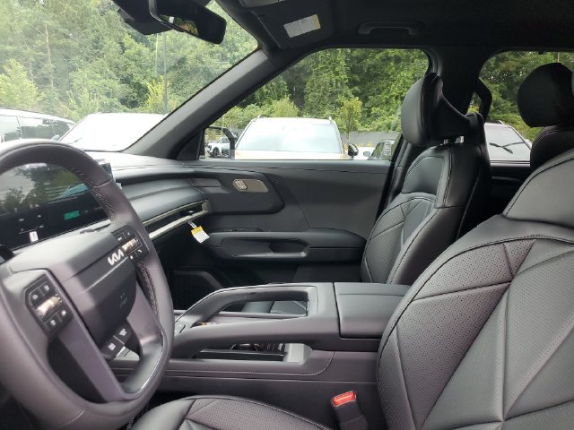 New 2027 Ebony Black Kia EX image 22