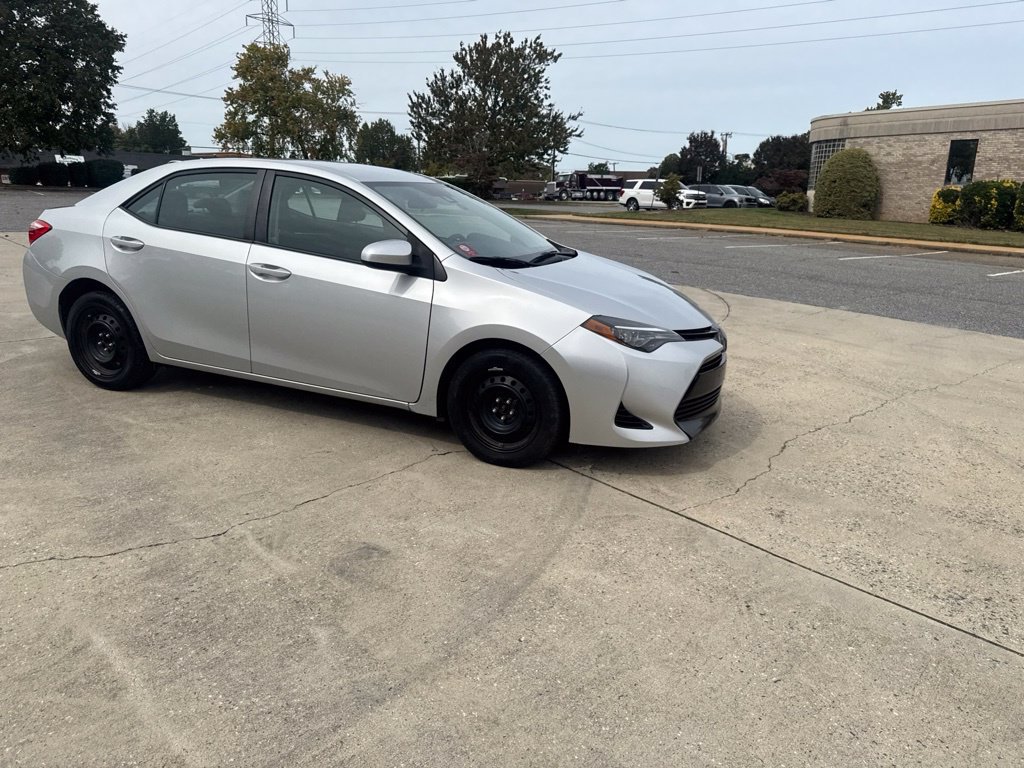 Used 2017 Silver Toyota LE image 7
