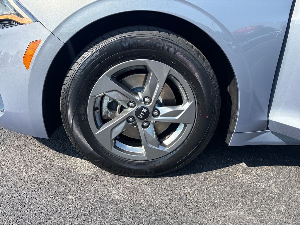 Used 2021 Silver Kia LXS image 10