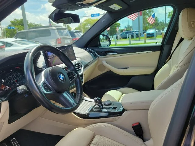 Used 2022 Black BMW xDrive30i image 16