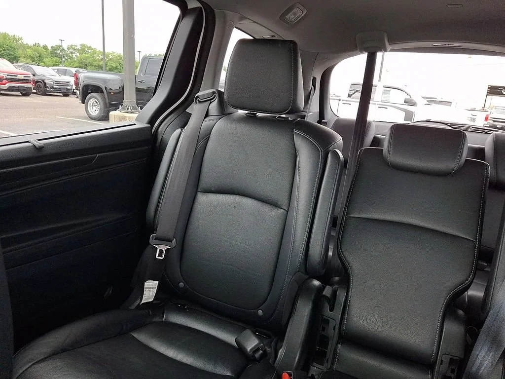 Used 2023 White Honda EX-L image 19