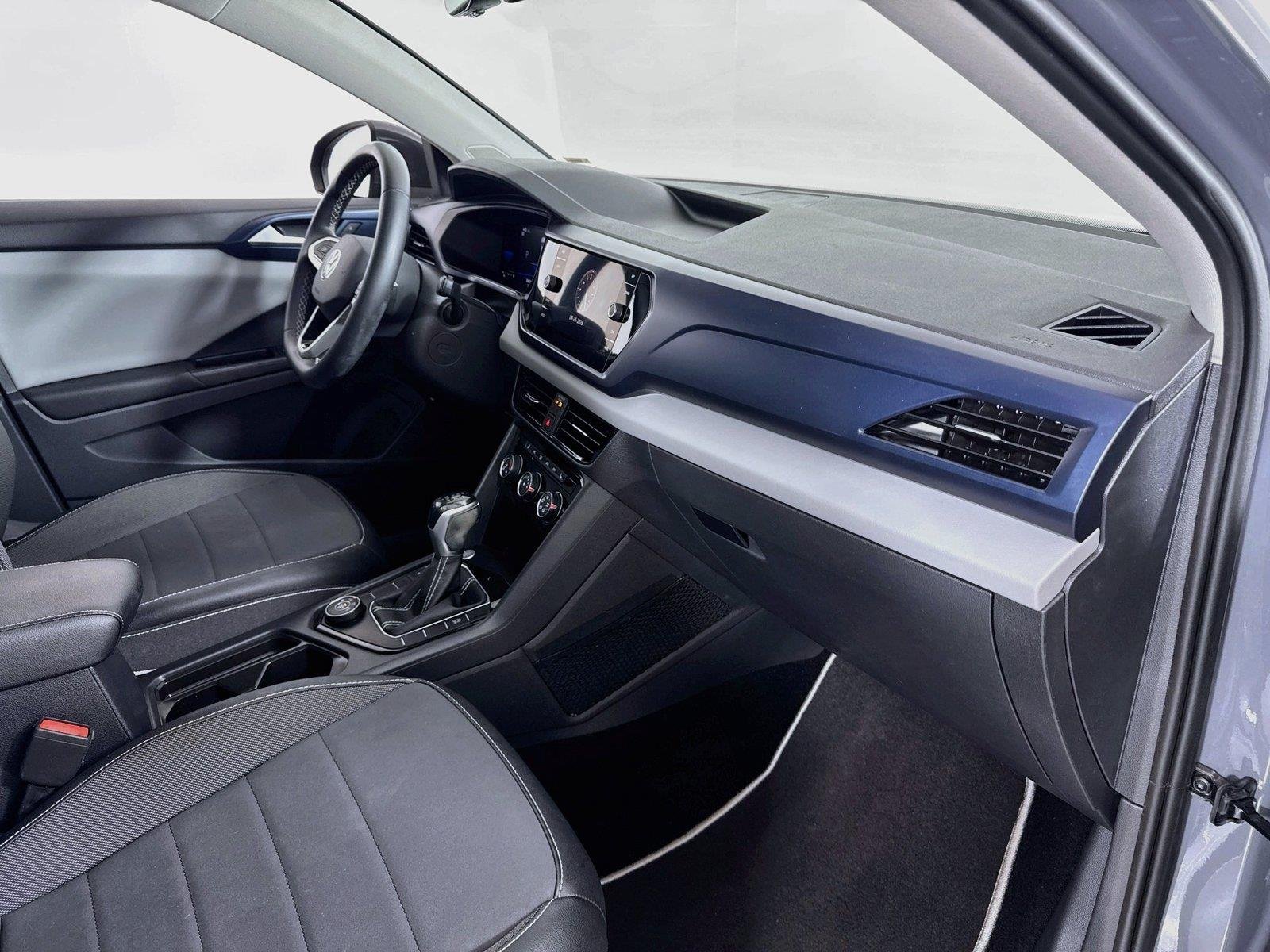 Used 2023 Pure Gray Volkswagen SE image 28