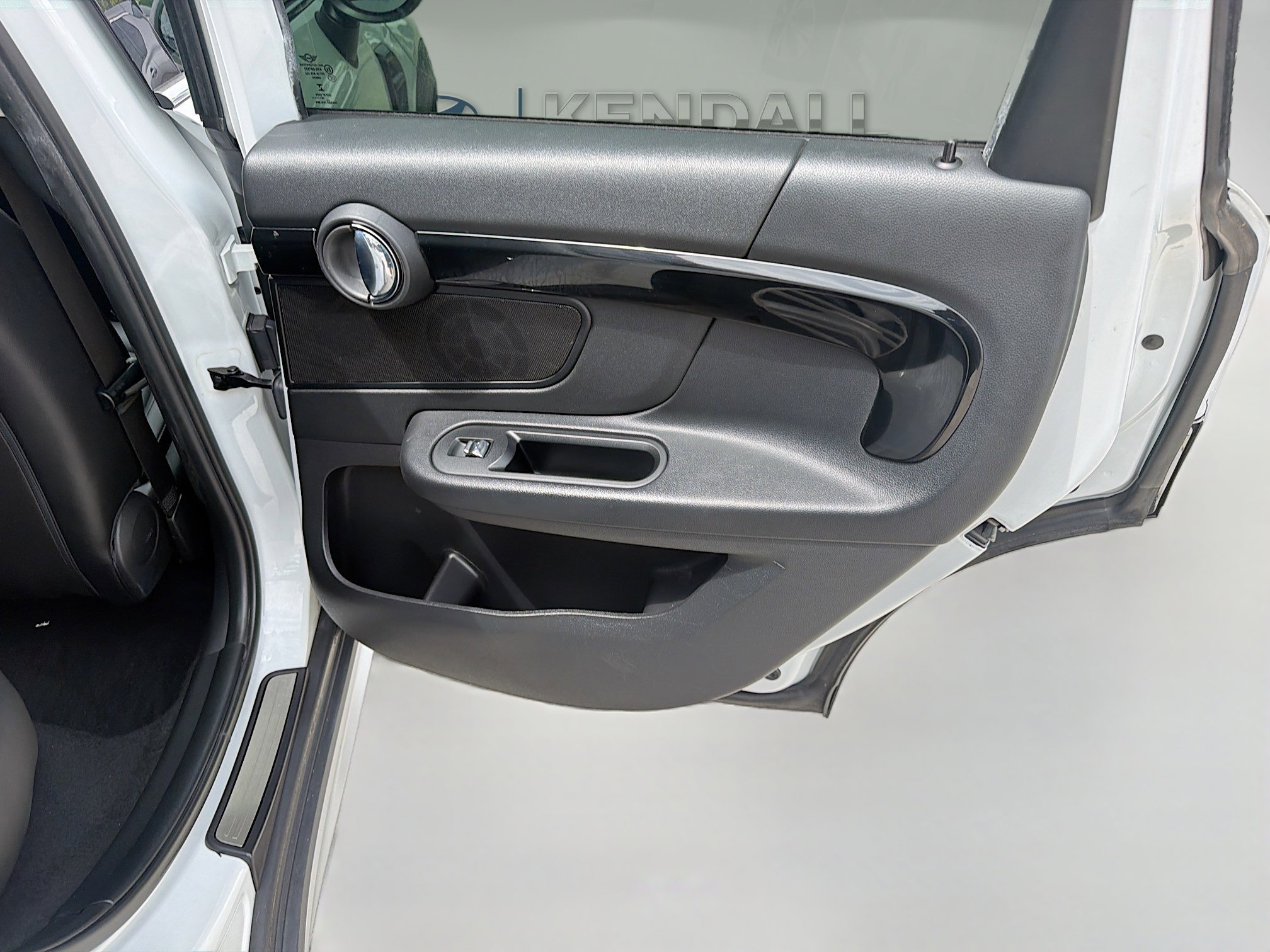 Used 2019 Light White MINI Cooper image 28