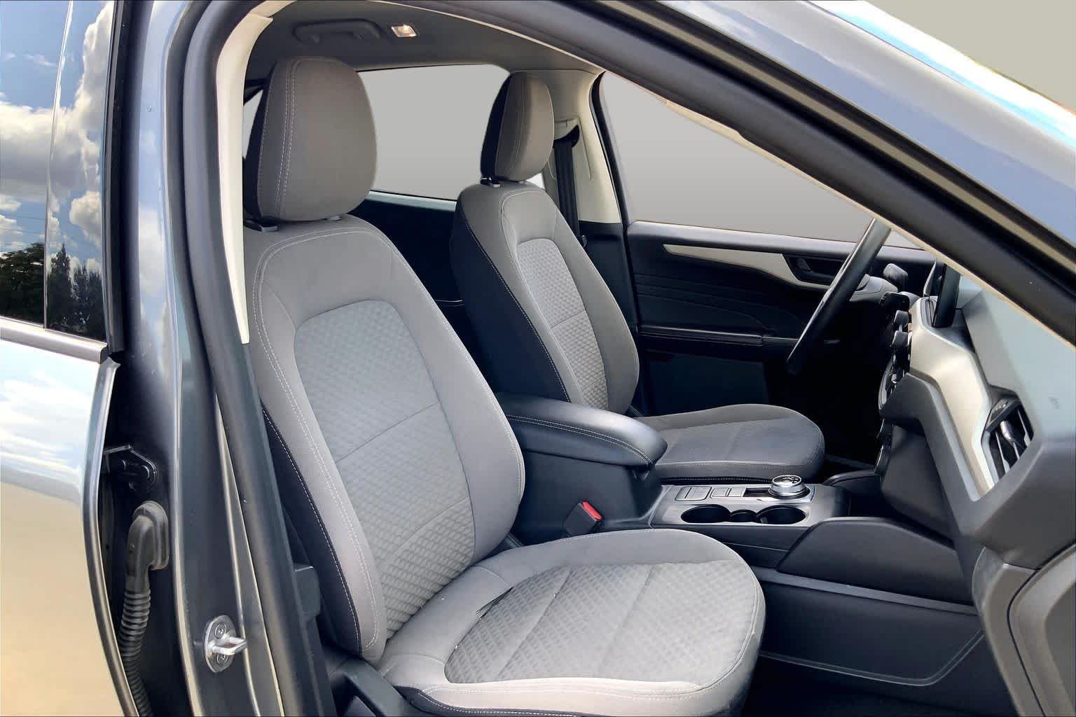 Used 2022 Carbonized Gray Metallic Ford SE image 8