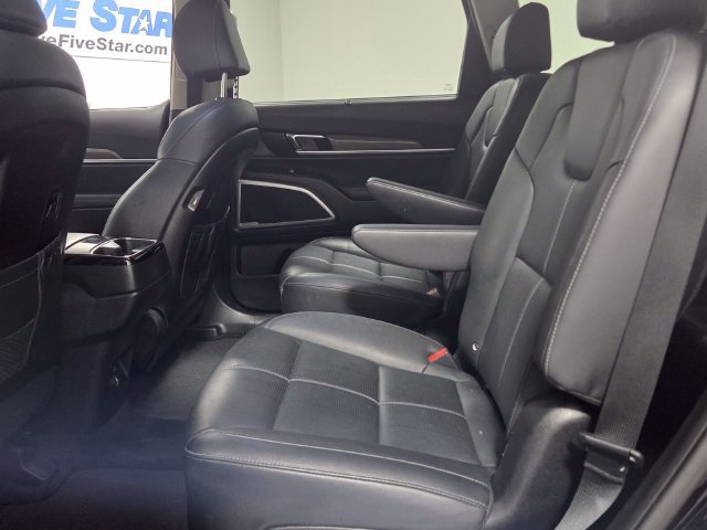 Used 2022 Black Kia EX image 6