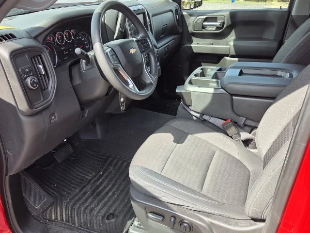 Used 2022 Red Chevrolet Custom image 9