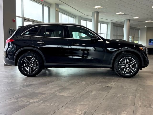 New 2026 Black Mercedes-Benz GLC 300 image 2