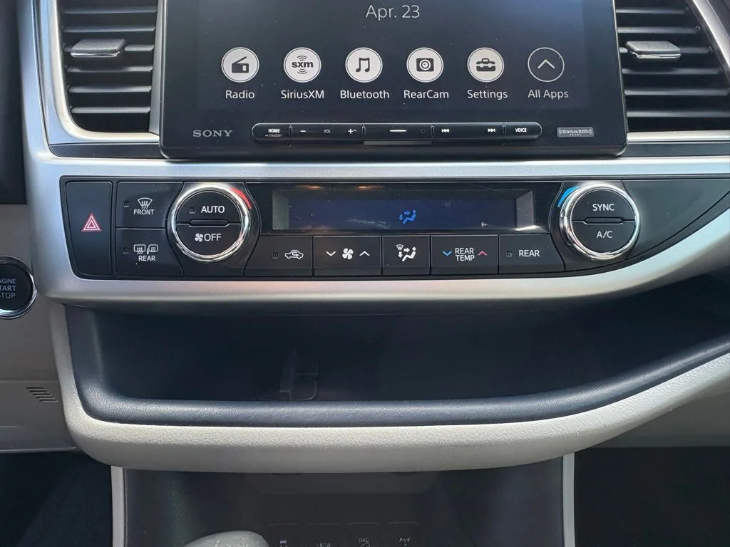 Used 2019 Predawn Gray Mica Toyota XLE image 19