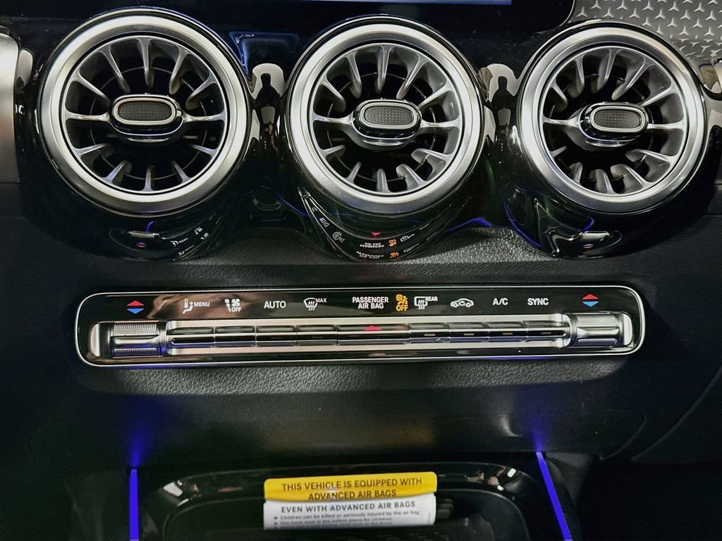 New 2026 Polar White Mercedes-Benz GLB 35 AMG® image 49