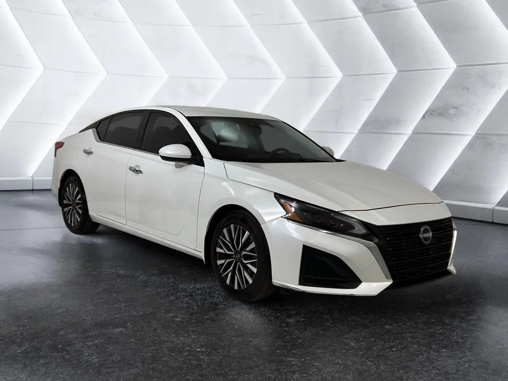 2023 Nissan Altima SV