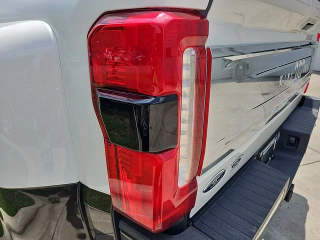 Used 2024  Ford King Ranch image 33