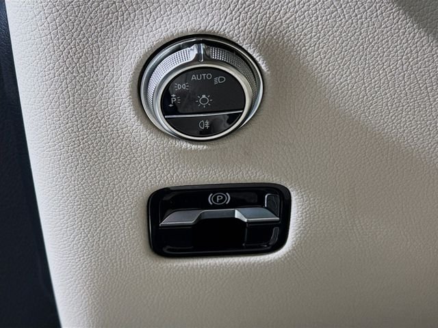 Used 2025 MANUFAKTUR Cirrus Silver Magno Mercedes-Benz GLC 350e image 10