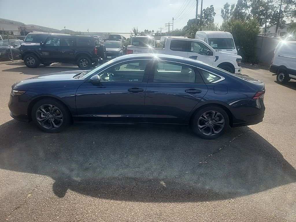 Used 2024  Honda EX-L image 10