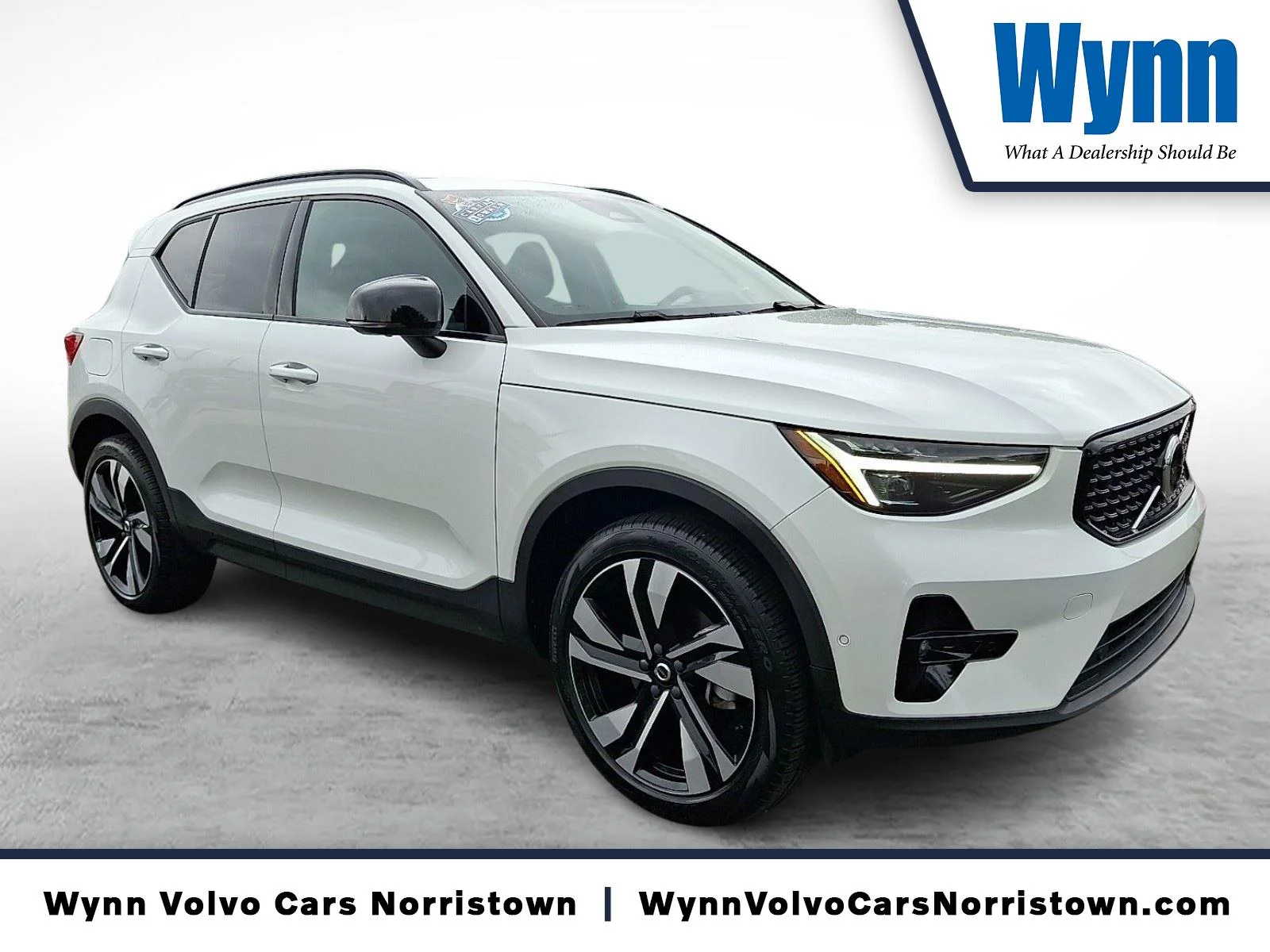 2023 Volvo XC40