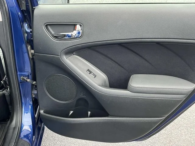 Used 2018 Blue Kia S image 18