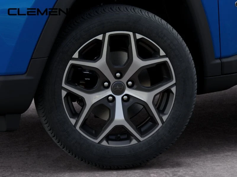 New 2026 Hydro Blue Pearl-Coat Exterior Paint Jeep Limited image 9