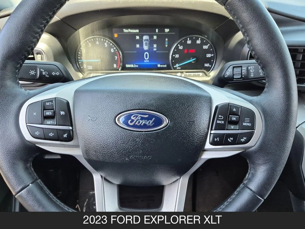 Used 2023 Silver Ford XLT image 12