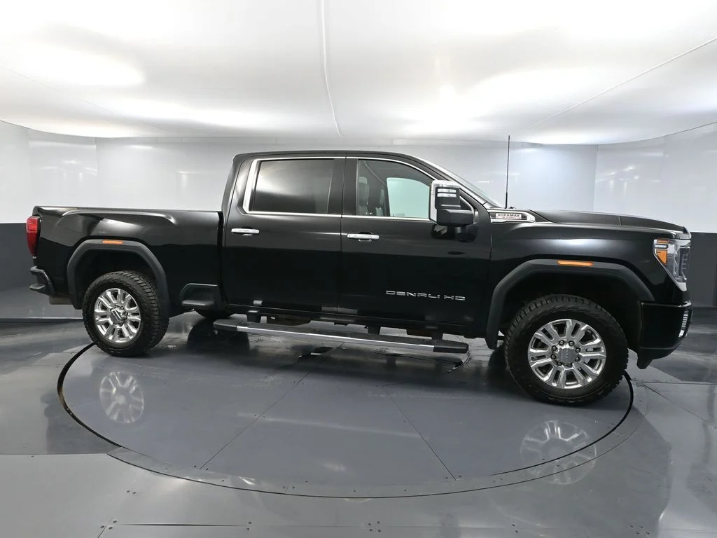 Used 2023 Black GMC Denali image 4